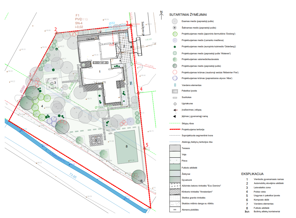 Netaisyklingos formos sklypo aplinkotvarkos projektas, kuriame apgalvotai išdėstytos funkcinės zonos, takai ir želdynai, siekiant sukurti vientisą ir patogią erdvę.